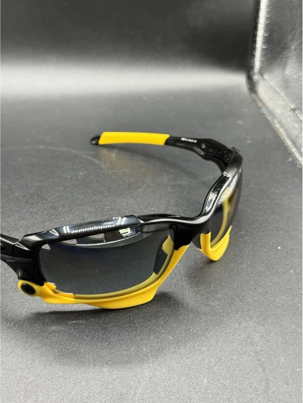 Oakley New Racing Jacket Livestrong Polished Black/Black Iridium OO9171-12
